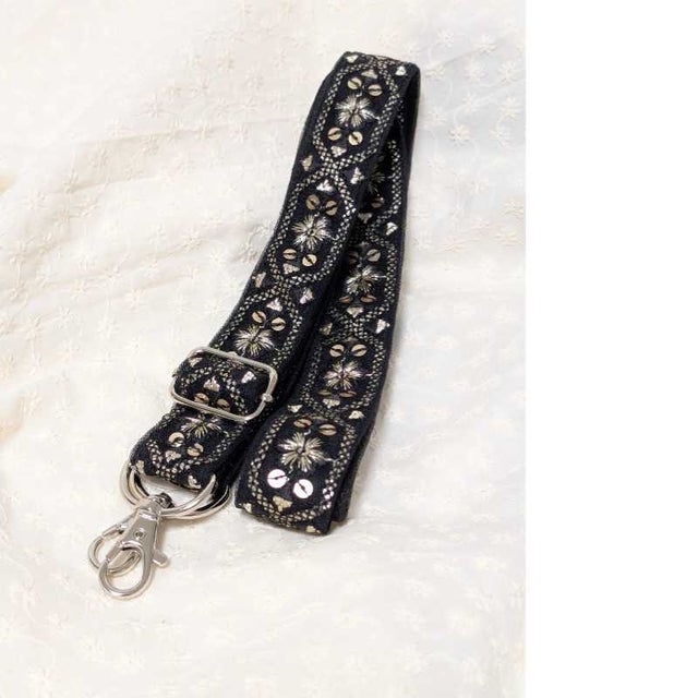 ❤おばあ❤ハンドメイド 帯 葉柄刺繍ポーチ 刺繍ポーチ 花の刺繍 - Atsuko Matano 公式オンラインショップ