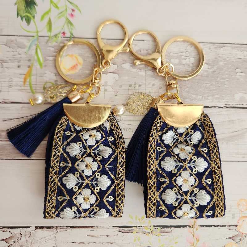 リング付ポーチ 【 インド刺繍 02 × シュリンクレザー 】 花柄