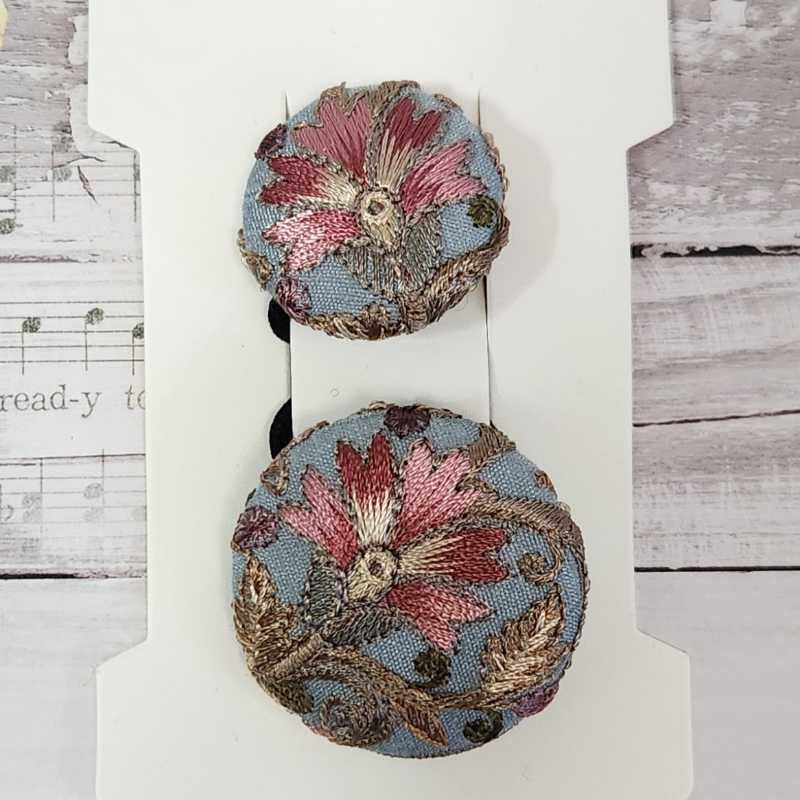 インド刺繍 くるみボタン ヘアゴム ② インド刺繍リボン ヘアゴム くるみボタン ヘアゴム ＋labo 通販